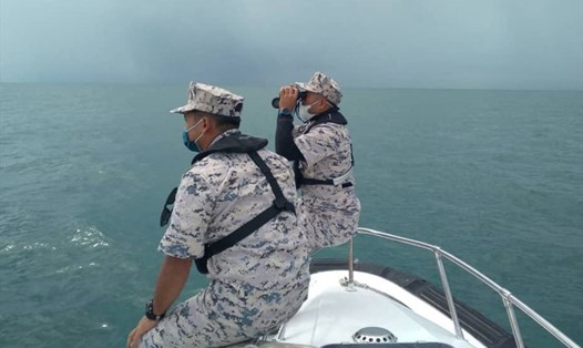 Cảnh sát biển và ngư dân đã cứu hộ thành công hai trong bốn người bị mất tích ở Malaysia khi đi lặn biển. Ảnh chụp màn hình