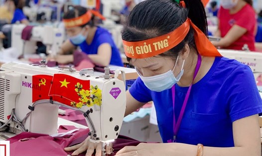 Nữ công nhân lao động tại tỉnh Thái Nguyên. Ảnh: CĐTN