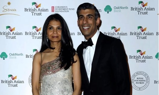 Bộ trưởng Tài chính Anh Rishi Sunak và vợ Akshata Murty. Ảnh: AFP