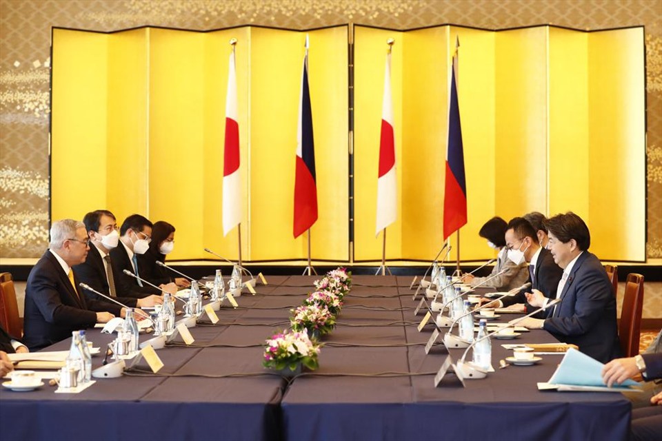 Japan, Philippines promote defense cooperation