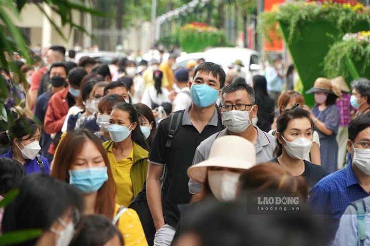 Nhịp sống 24h: Người dân tập trung về trung tâm TPHCM chơi lễ 30.4-1.5 Nhịp sống 24h: Người dân tập trung về trung tâm TPHCM chơi lễ 30.4-1.5