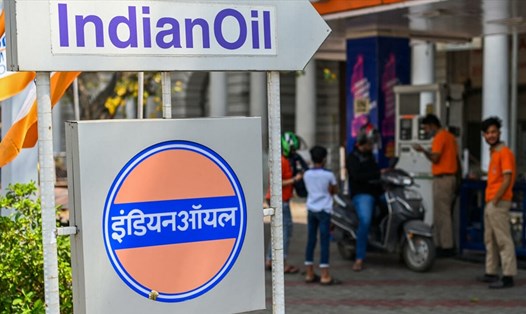 Một trạm xăng dầu ở New Delhi, Ấn Độ ngày 15.3.2022. Ảnh: AFP
