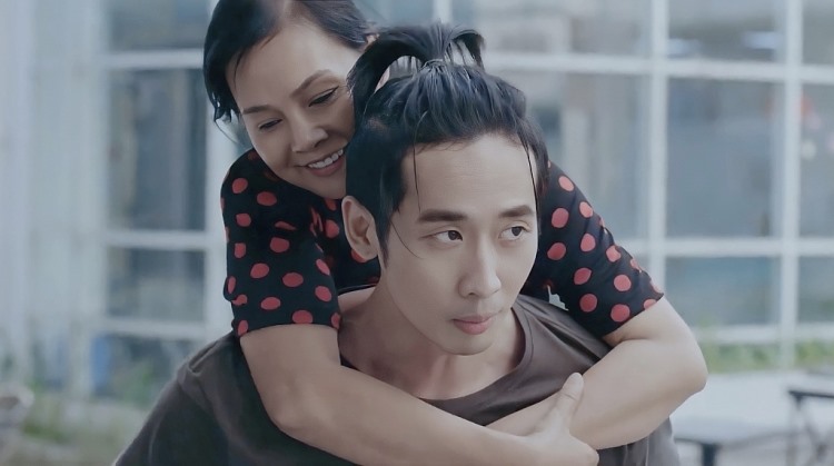 Tuấn Trần diễn xuất trong phim. Ảnh: NSX.