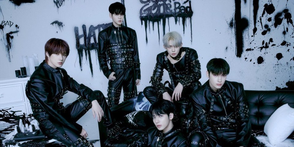 Album mới của TXT đứng đầu bảng xếp hạng iTunes tại nhiều quốc gia trên thế giới. Ảnh: Twitter Album mới của TXT đứng đầu bảng xếp hạng iTunes tại nhiều quốc gia trên thế giới. Ảnh: Twitter