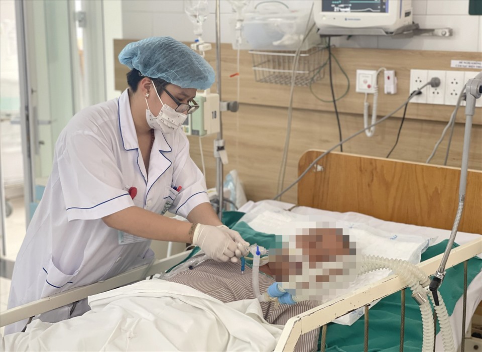 Bệnh nhân ngộ độc methanol điều trị tại bệnh viện Bạch Mai