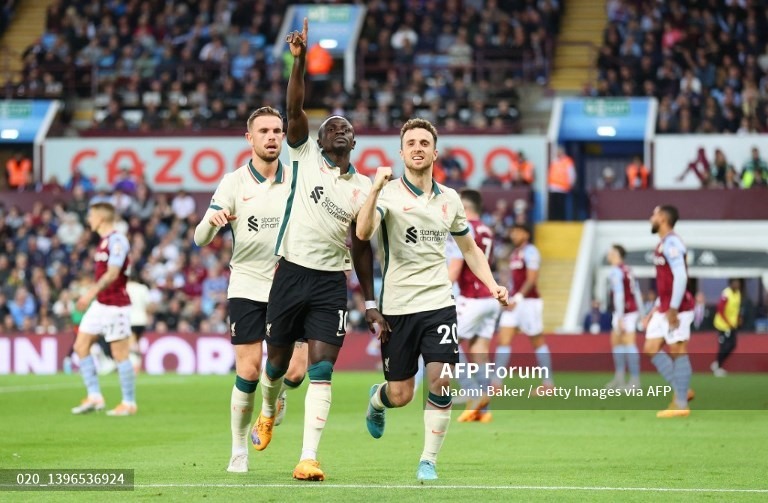 Liverpool kiên trì bám đuổi ngôi vương sau trận thắng nhọc nhằn Aston Villa