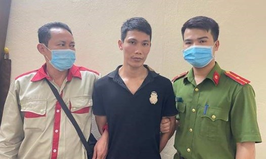 Đối tượng Lê Văn Luân bị bắt khi đang lẩn trốn tại TP.Lào Cai. Ảnh: ĐVCC
