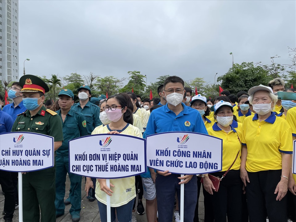 Khối Công nhân viên chức lao động quận Hoàng Mai tham gia Ngày chạy Olympic vì sức khỏe toàn dân. Ảnh: CĐQ