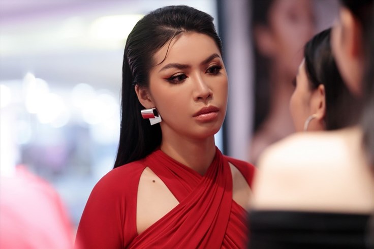 Minh Tú diện trang phục gợi cảm, tràn đầy năng lượng Minh Tú diện trang phục gợi cảm, tràn đầy năng lượng