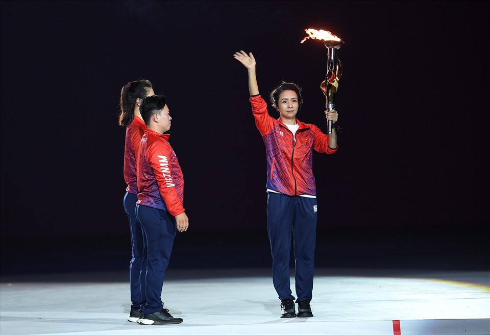 Màn rước đuốc tại lễ tổng duyệt khai mạc SEA Games 31. Ảnh: Hải Nguyễn