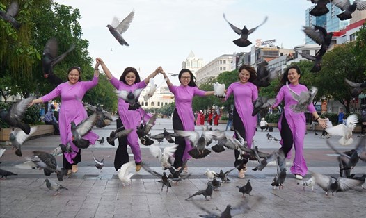 1000 nữ doanh nhân diễu hành áo dài tại bãi biển Đà Nẵng. Ảnh minh hoạ: Ngân Tú