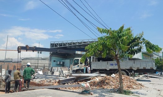 Loạt nhà trái phép ở Nha Trang bị cưỡng chế tháo dỡ.