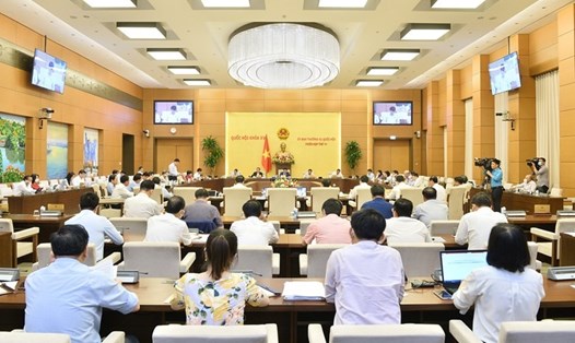 Ủy ban Thường vụ Quốc hội cho ý kiến về việc trình Quốc hội xem xét, quyết định chủ trương đầu tư Dự án đường Vành đai 4 vùng Thủ đô Hà Nội. Ảnh: QH