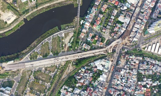 Dự án Nút giao thông Ngọc Hội chưa hoàn thành do chậm giải phóng mặt bằng, gây ùn tắc giao thông.