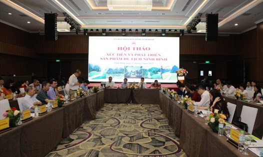 Các đại biểu tham dự Hội thảo xúc tiến và phát triển sản phẩm du lịch Ninh Bình năm 2022. Ảnh: NT