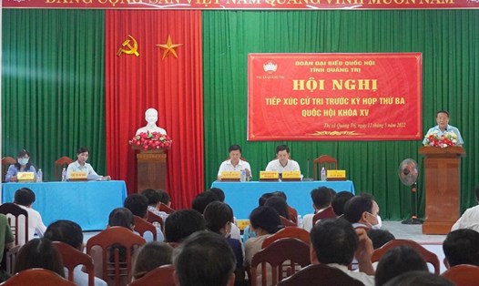 Buổi tiếp xúc cử tri của Đoàn Đại biểu Quốc hội tỉnh Quảng Trị. Ảnh: Tiến Nhất.