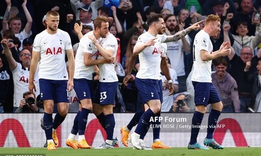 Tottenham chỉ còn kém Arsenal trong cuộc đua giành vị trí thứ 4 trên bảng xếp hạng Premier League. Ảnh: AFP