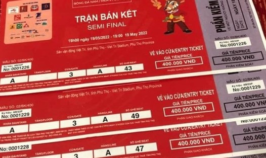 Vé xem trận bán kết môn bóng đá nam SEA Games 31 đang được rao bán. Ảnh: V.B.D