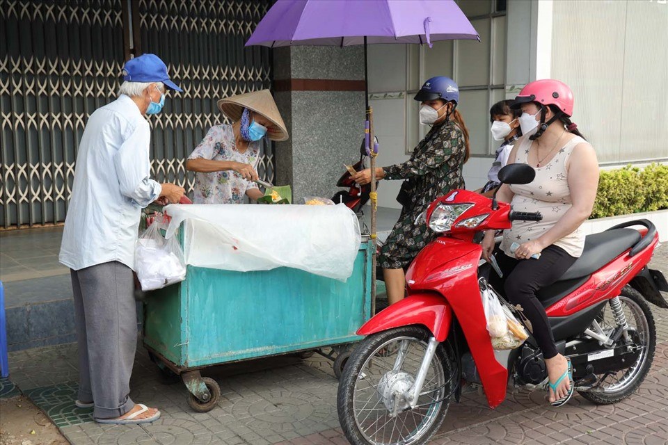 Xe bán xôi của cô chú Đẹp và Phùng trong Tiếng rao 4.0. Ảnh: ĐQ. Xe bán xôi của cô chú Đẹp và Phùng trong Tiếng rao 4.0. Ảnh: ĐQ.