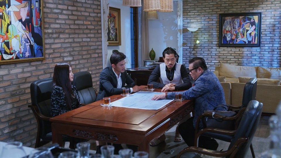 Tình tiết trong "Trà táo đỏ". Ảnh: NSCC. Tình tiết trong "Trà táo đỏ". Ảnh: NSCC.