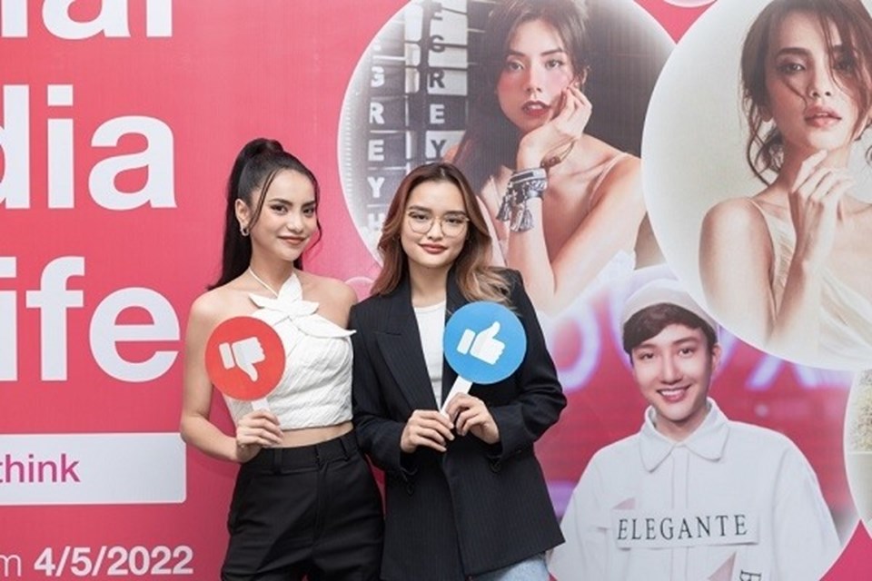Bùi Linh Chi chia sẻ về những vấn đề xã hội. Ảnh: NSCC. Bùi Linh Chi chia sẻ về những vấn đề xã hội. Ảnh: NSCC.