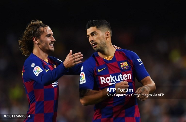 Giọt nước mắt của Suarez và bài học cho Barcelona