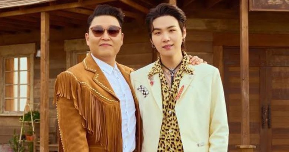 "That That" của PSY - Suga (BTS) đứng đầu BXH Soompi. Ảnh: Twitter "That That" của PSY - Suga (BTS) đứng đầu BXH Soompi. Ảnh: Twitter