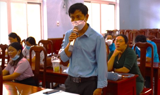 Đại diện CĐCS Trường tiểu học Trưng Vương (huyện Cư M'Gar, tỉnh Đắk Lắk) nêu ý kiến tại buổi đối thoại. Ảnh: T.X