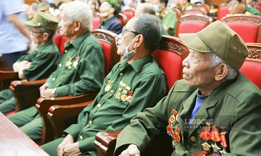 Các cựu chiến binh là Chiến sĩ Điện Biên dự buổi gặp mặt với Chủ tịch nước Nguyễn Xuân Phúc. Ảnh: Văn Thành Chương