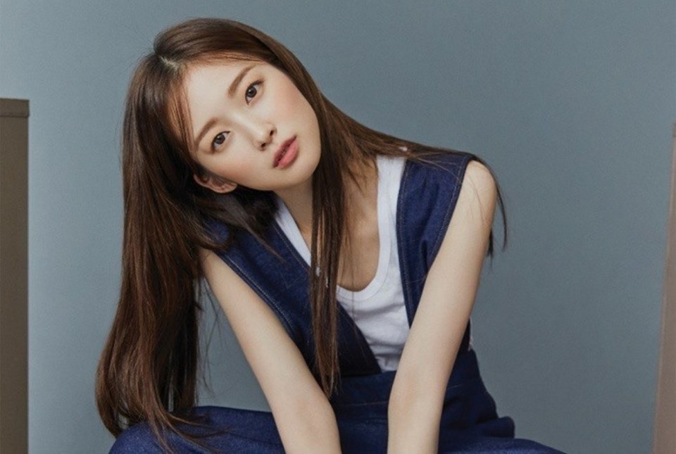Arin - Oh My Girl quyên góp tiền trong ngày lễ trưởng thành. Ảnh: CMH. Arin - Oh My Girl quyên góp tiền trong ngày lễ trưởng thành. Ảnh: CMH.