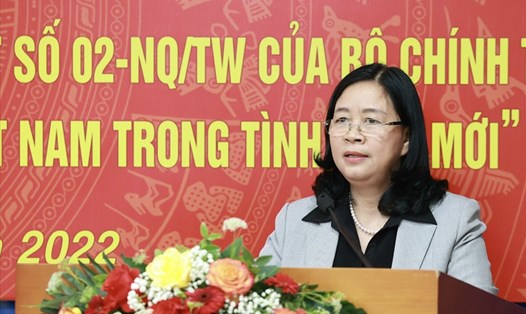 Bà Bùi Thị Minh Hoài, Bí thư Trung ương Đảng, Trưởng Ban Dân vận Trung ương phát biểu tại Hội nghị. Ảnh: Hải Nguyễn