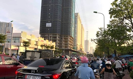 Ngay sau dịch, nhiều tuyến phố Hà Nội lại tái diễn cảnh tắc đường. Ảnh: N.U