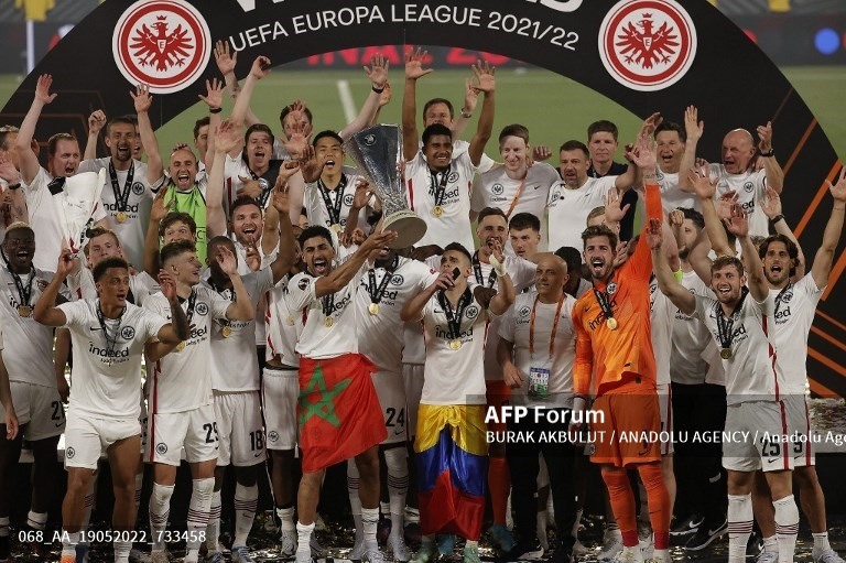 Frankfurt vô địch Europa League đầy kịch tính