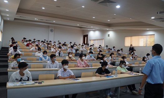 Thí sinh dự thi kỳ thi đánh giá năng lực 2022 do ĐH Quốc gia TPHCM tổ chức. Ảnh: Huyên Nguyễn