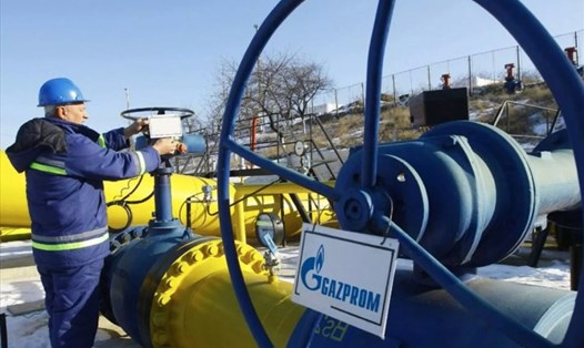 Gazprom yêu cầu các quốc gia "không thân thiện" mua khí đốt Nga bằng đồng rúp. Ảnh: AFP