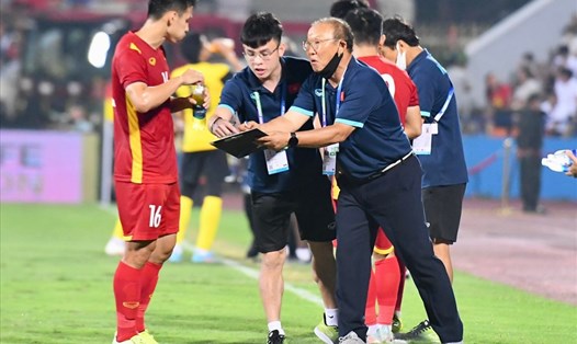 Huấn luyện viên Park Hang-seo cùng U23 Việt Nam vào chung kết môn bóng đá nam SEA Games 31. Ảnh: Minh Hiếu