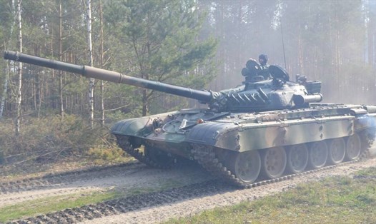 Ba Lan cung cấp xe tăng T-72 cho Ukraina. Ảnh: Bộ Quốc phòng Ba Lan