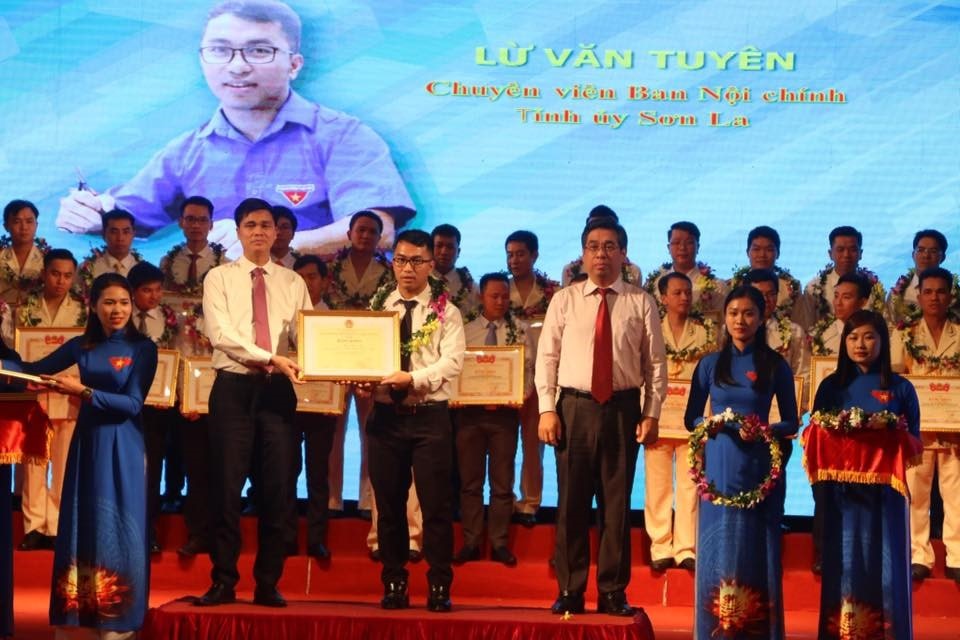 Với niềm đam mê, sức trẻ và nhiệt huyết, tiến sĩ trẻ Lừ Văn Tuyên đã có nhiều đóng góp cho người dân miền núi Sơn La. Ảnh: NVCC