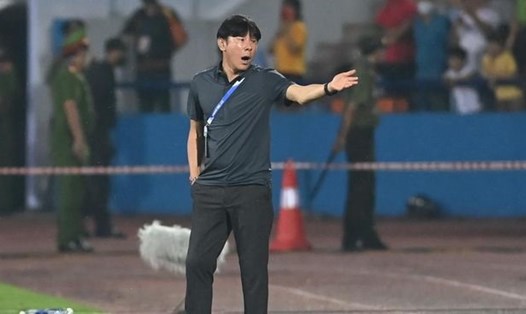 Huấn luyện viên Shin Tae-yong hướng đến những mục tiêu mới cùng PSSI sau khi thất bại tại SEA Games 31. Ảnh: Antara