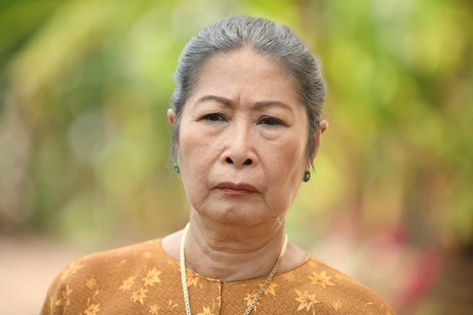 Bà Hai – do nghệ sĩ Kim Phương thủ vai - là một nhân vật không thể thiếu của “Lưới trời”. Ảnh: NSCC. Bà Hai – do nghệ sĩ Kim Phương thủ vai - là một nhân vật không thể thiếu của “Lưới trời”. Ảnh: NSCC.