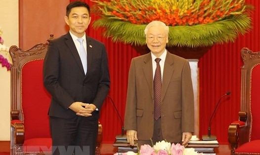 Tổng Bí thư Nguyễn Phú Trọng tiếp Chủ tịch Quốc hội Singapore Tan Chuan-Jin. Ảnh: TTXVN