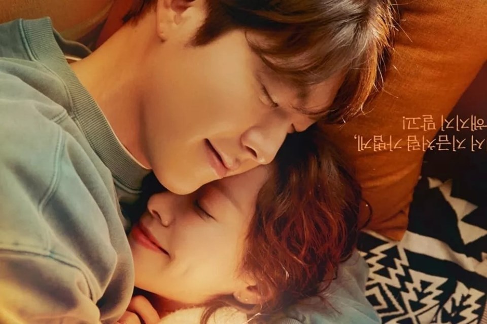 Han Ji Min - Kim Woo Bin sẽ không thể bên nhau trong Our Blues? Ảnh: Poster tvN. Han Ji Min - Kim Woo Bin sẽ không thể bên nhau trong Our Blues? Ảnh: Poster tvN.