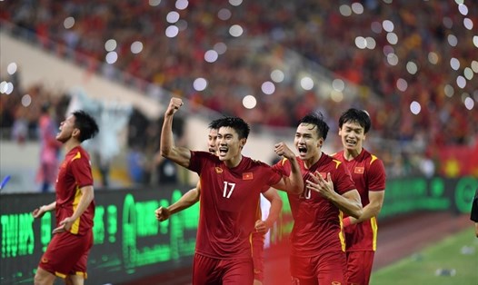 Tiền đạo Nhâm Mạnh Dũng số 17 cùng các đồng đội U23 Việt Nam ăn mừng bàn thắng ghi được vào lưới đội tuyển U23 Thái Lan. Ảnh: Thanh Vũ