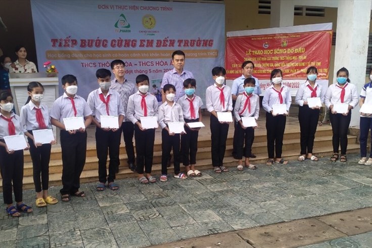 Dự án “Tiếp bước cùng em đến trường” chính thức được khởi động Dự án “Tiếp bước cùng em đến trường” chính thức được khởi động