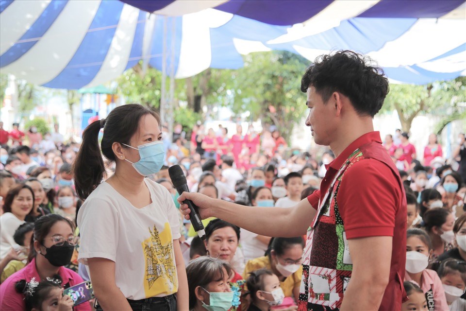 NSƯT Xuân Bắc thảo luận các chủ đề về làm cha mẹ thiết thực, bổ ích như: những bữa ăn vui vẻ, giàu dinh dưỡng cho trẻ; kiểm soát cảm xúc cáu giận tránh làm tổn thương trẻ; lên kế hoạch dành thời gian chất lượng cho con NSƯT Xuân Bắc thảo luận các chủ đề về làm cha mẹ thiết thực, bổ ích như: những bữa ăn vui vẻ, giàu dinh dưỡng cho trẻ; kiểm soát cảm xúc cáu giận tránh làm tổn thương trẻ; lên kế hoạch dành thời gian chất lượng cho con