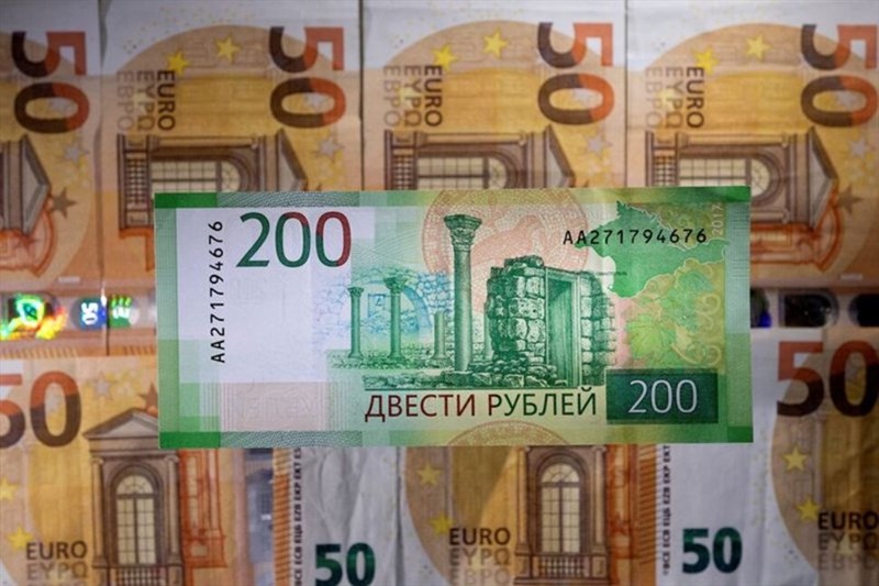 Russian ruble rises to highest level against euro in almost 7 years