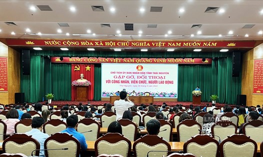 Hơn 300 công nhân, viên chức, người lao động Thái Nguyên tham gia cuộc gặp gỡ đối thoại.