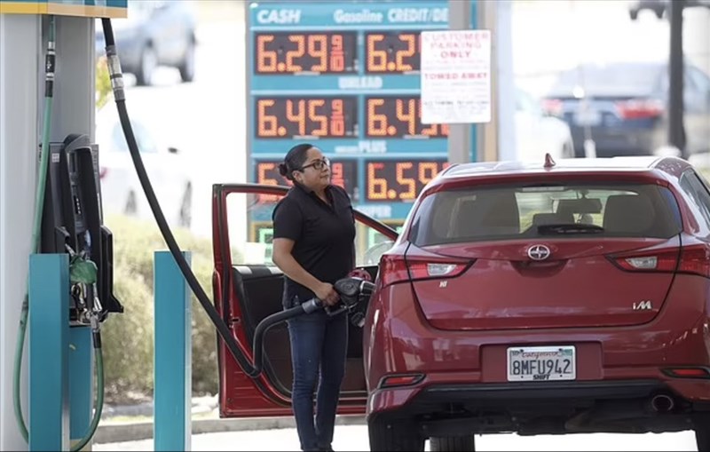 Gasoline prices in the US hit a new peak