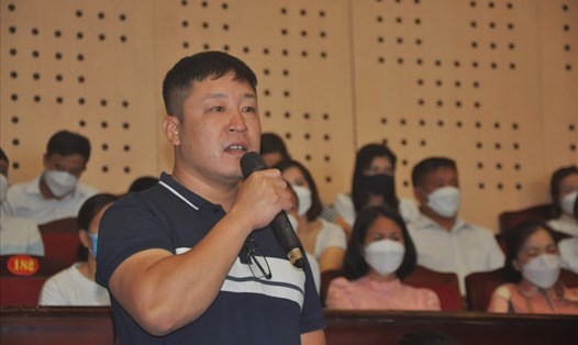 Người lao động nêu ý kiến tại buổi đối thoại giữa lãnh đạo tỉnh Bắc Ninh và công nhân lao động. Ảnh: Bảo Hân