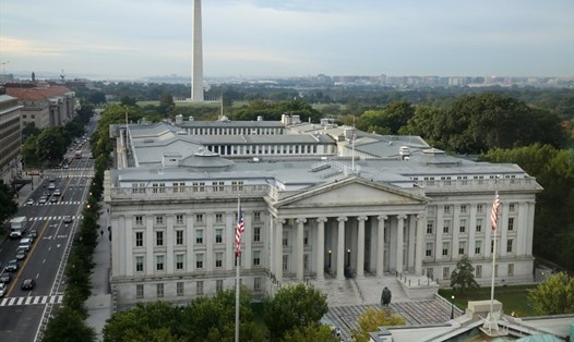 Tòa nhà Bộ Tài chính Mỹ nhìn từ văn phòng ngân hàng Bank of America. Ảnh: AFP